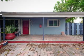 140 NE 17th Ct, Pompano Beach, FL 33060