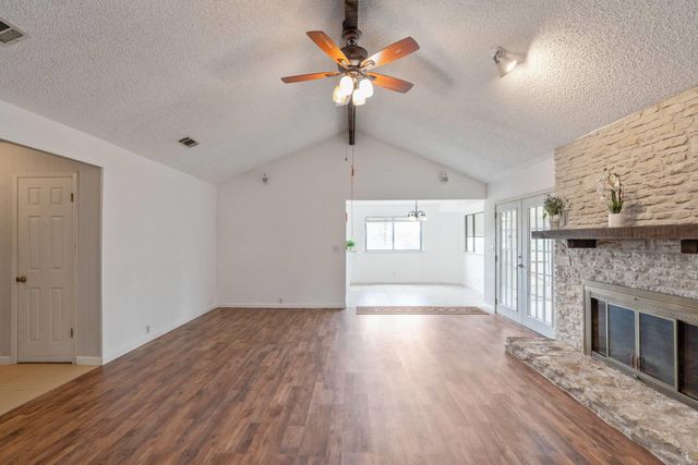 1700 Walsh DR, Round Rock, TX 78681