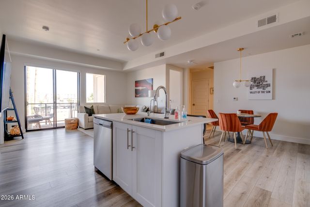 7300 E EARLL Drive 3022, Scottsdale, AZ 85251