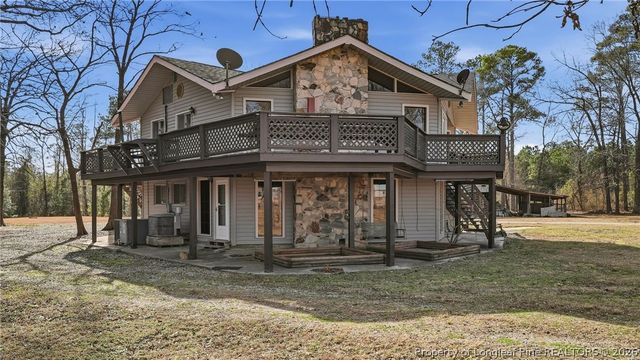 10765 Barker Ten Mile Road, St Pauls, NC 28384