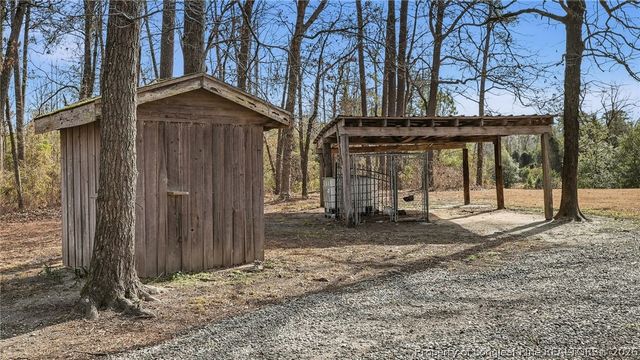 10765 Barker Ten Mile Road, St Pauls, NC 28384