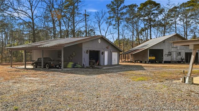 10765 Barker Ten Mile Road, St Pauls, NC 28384