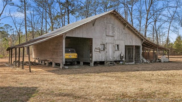 10765 Barker Ten Mile Road, St Pauls, NC 28384