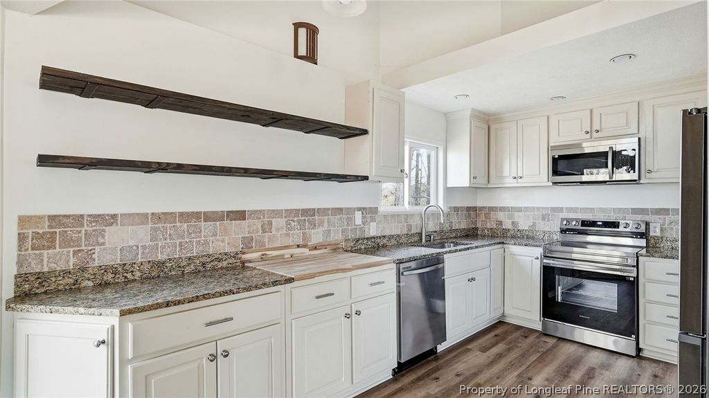 10765 Barker Ten Mile Road, St Pauls, NC 28384 — photo 5