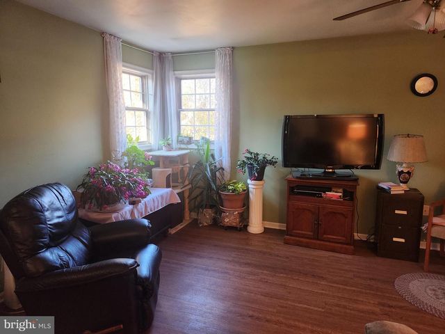 68 DAFFODIL DR, Manheim, PA 17545