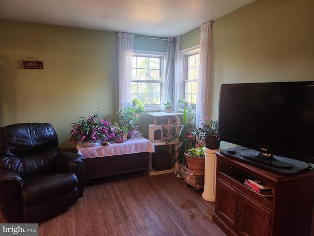 68 DAFFODIL DR, Manheim, PA 17545