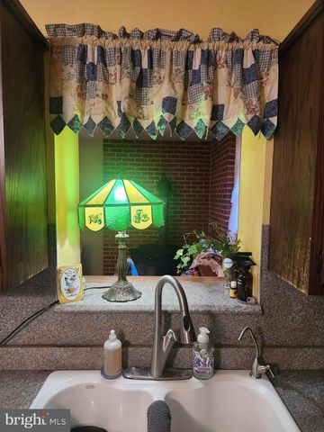 68 DAFFODIL DR, Manheim, PA 17545