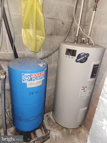 68 DAFFODIL DR, Manheim, PA 17545