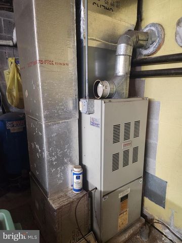 68 DAFFODIL DR, Manheim, PA 17545