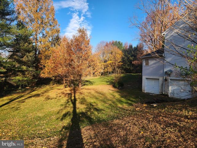 68 DAFFODIL DR, Manheim, PA 17545