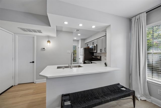 5335 Bent Tree Forest Drive 117, Dallas, TX 75248