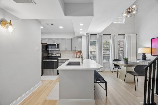5335 Bent Tree Forest Drive 117, Dallas, TX 75248