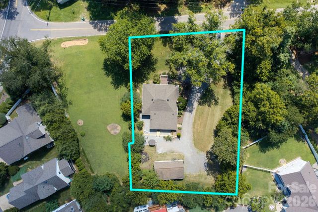 23 Maxwell Road, Asheville, NC 28805