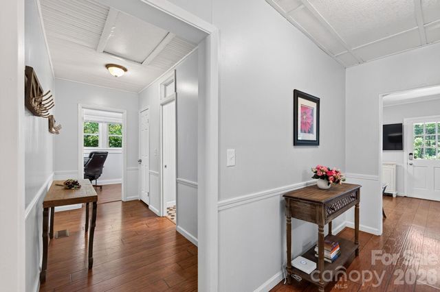 23 Maxwell Road, Asheville, NC 28805