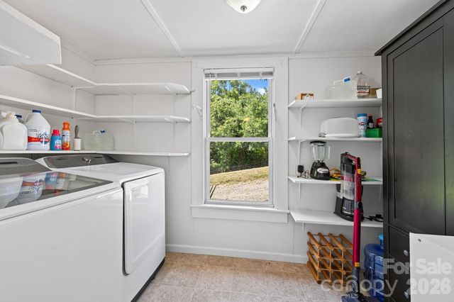 23 Maxwell Road, Asheville, NC 28805