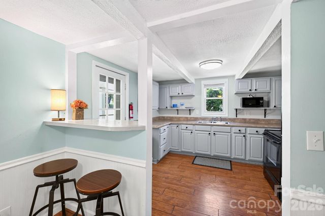 23 Maxwell Road, Asheville, NC 28805