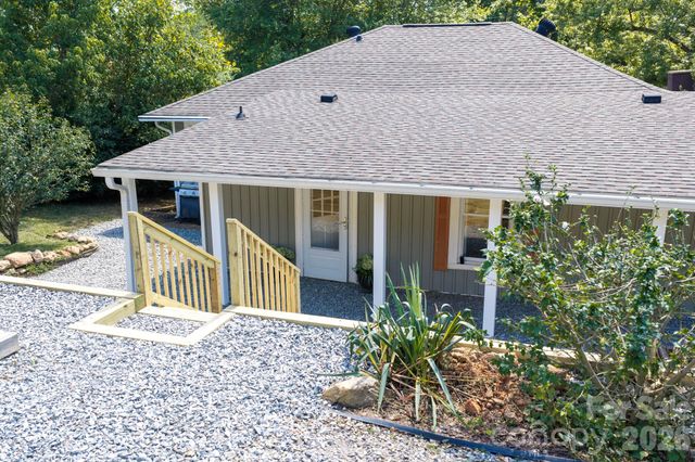 23 Maxwell Road, Asheville, NC 28805