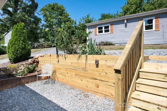23 Maxwell Road, Asheville, NC 28805