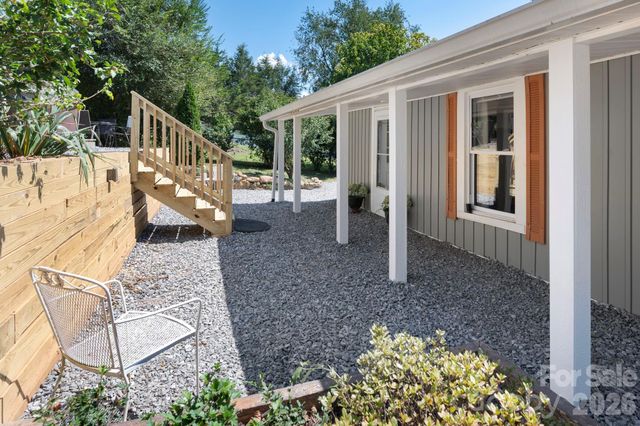 23 Maxwell Road, Asheville, NC 28805