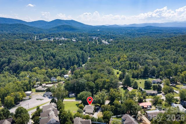 23 Maxwell Road, Asheville, NC 28805