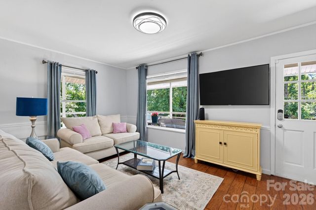 23 Maxwell Road, Asheville, NC 28805
