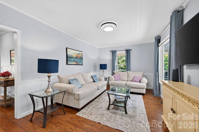 23 Maxwell Road, Asheville, NC 28805
