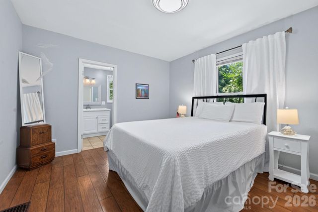 23 Maxwell Road, Asheville, NC 28805