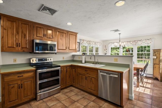 50 Heather Hills, Bridgewater, MA 02324