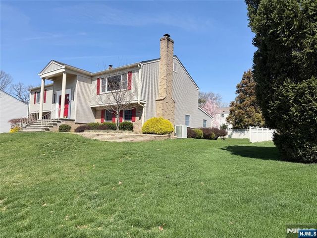 850 Ridgewood Avenue, Oradell, NJ 07649