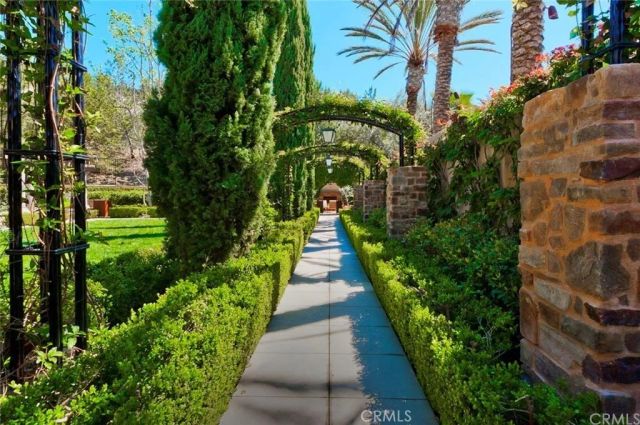 57 Arborside, Irvine, CA 92603