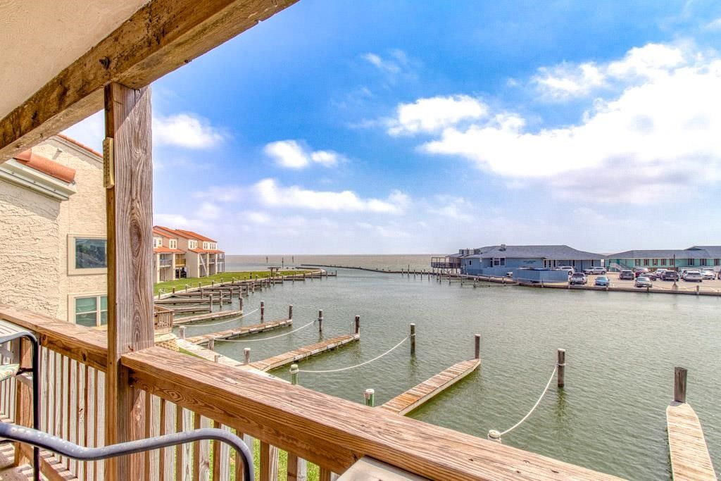 620 S Fulton Beach 109, Rockport, TX 78382 — exterior