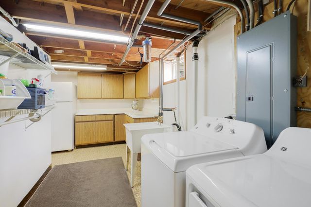 5900 Halifax Place, Brooklyn Center, MN 55429