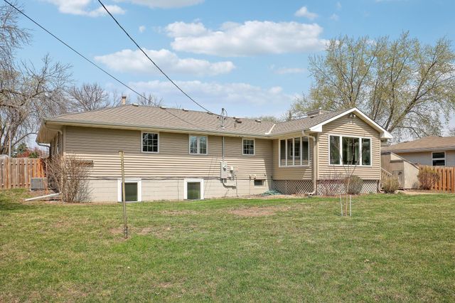 5900 Halifax Place, Brooklyn Center, MN 55429