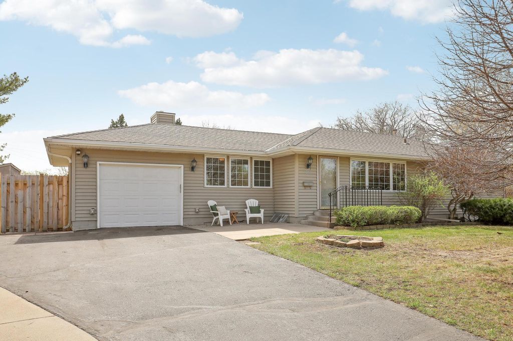 5900 Halifax Place, Brooklyn Center, MN 55429