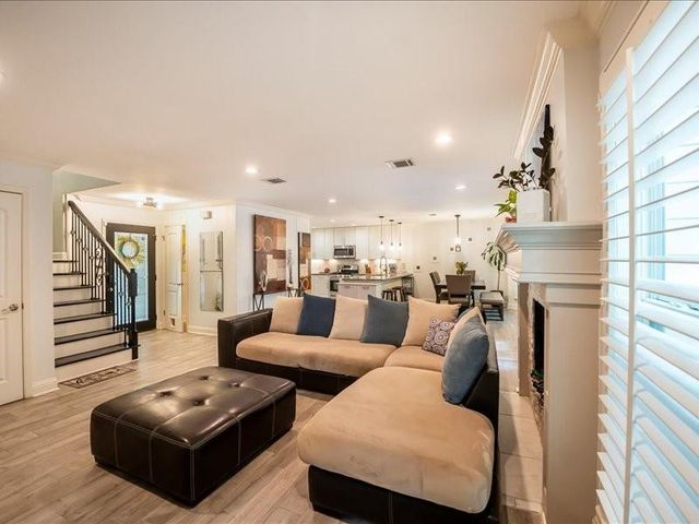 4 River Birch Lane, The Woodlands, TX 77380