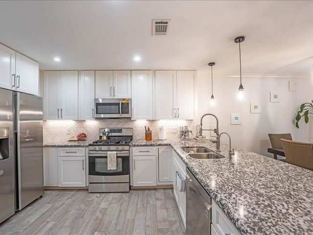 4 River Birch Lane, The Woodlands, TX 77380