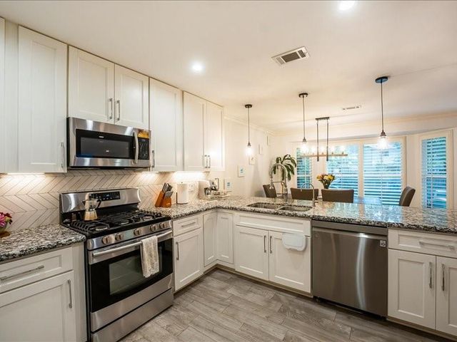 4 River Birch Lane, The Woodlands, TX 77380