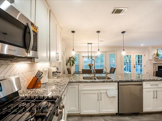 4 River Birch Lane, The Woodlands, TX 77380