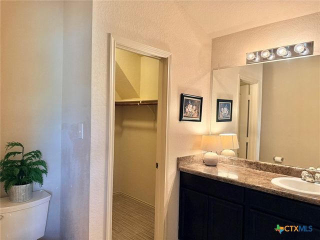 1024 Clarkston Drive, Seguin, TX 78155