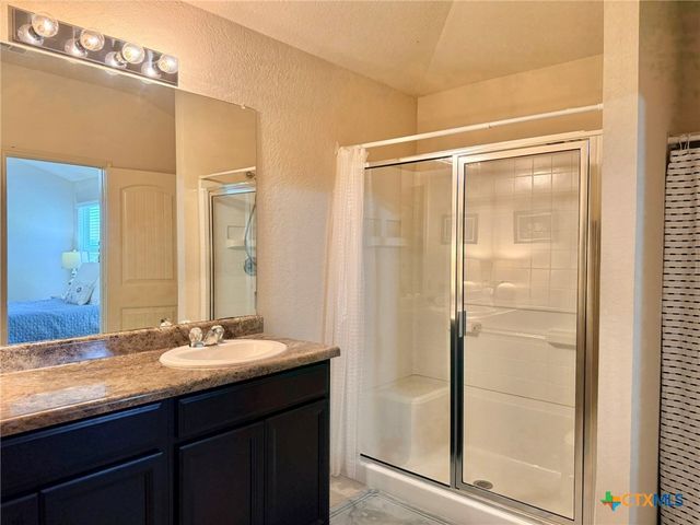 1024 Clarkston Drive, Seguin, TX 78155