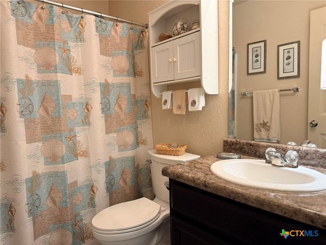 1024 Clarkston Drive, Seguin, TX 78155