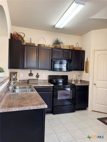 1024 Clarkston Drive, Seguin, TX 78155