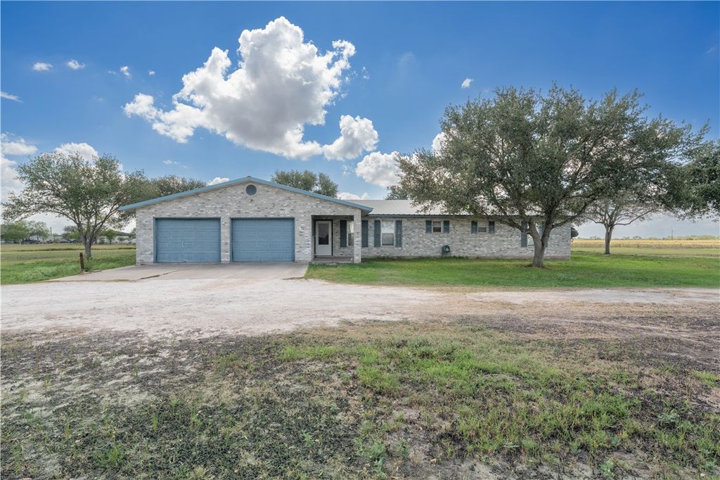1244 County Road 336, Alice, TX 78332