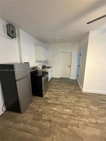 850 NW 2nd St 4, Miami, FL 33128