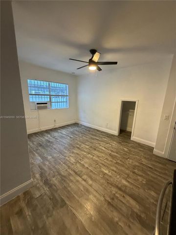 850 NW 2nd St 4, Miami, FL 33128