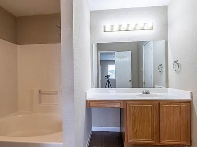 816 W Colony Drive, Arlington, TX 76001