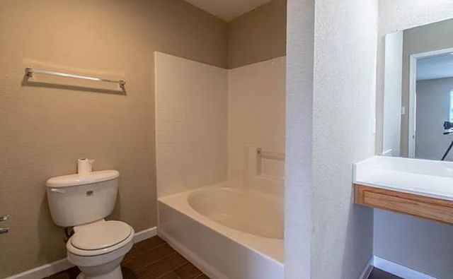 816 W Colony Drive, Arlington, TX 76001