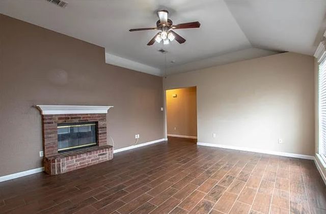 816 W Colony Drive, Arlington, TX 76001