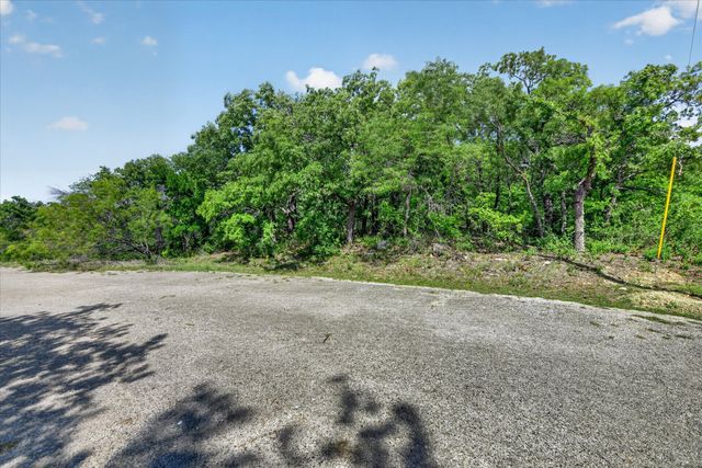 106 Ash Court, Runaway Bay, TX 76426