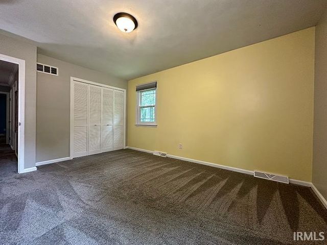 52061 Carriage Hills Drive, South Bend, IN 46635